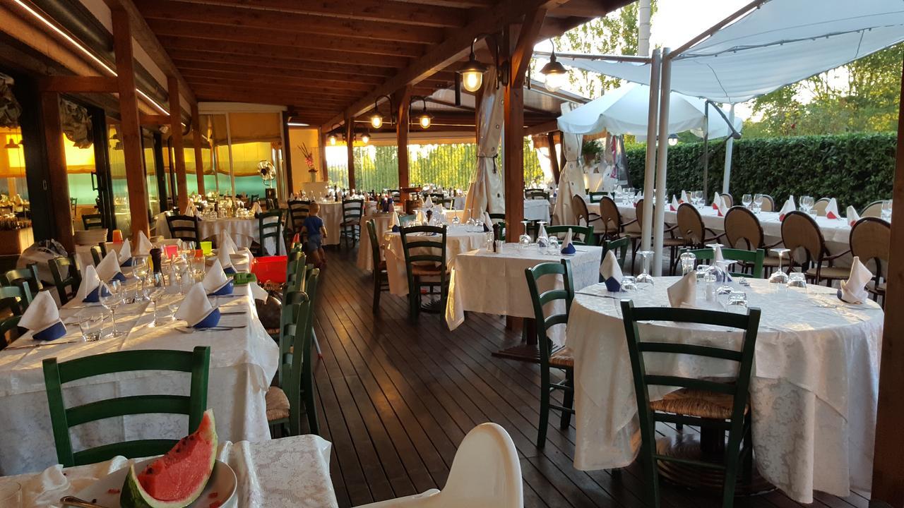 Della Luna Fogliano Marina